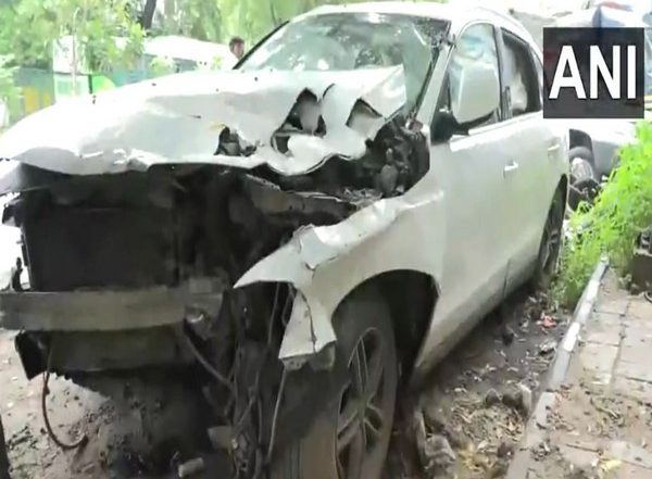 India News | Car Runs over People Sleeping on Footpath in Delhi; 'Drunk' Driver Aprehended