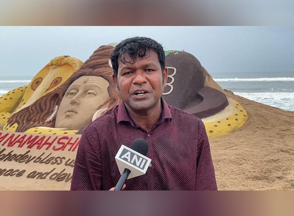 India News | Sudarsan Pattnaik Crafts 6 Lord Shiva Sand Sculpture for First Monday of Sawan