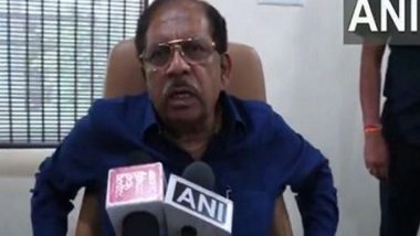 India News | Karnataka Home Minister Pays a Surprise Visit to the KSRTC Bus Stand in Tumkur, Inspects Hotels