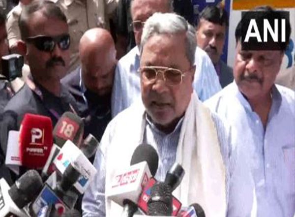 India News |  Karnataka CM Siddaramaiah Distributes 500th Crore Ticket Under Shakti Scheme