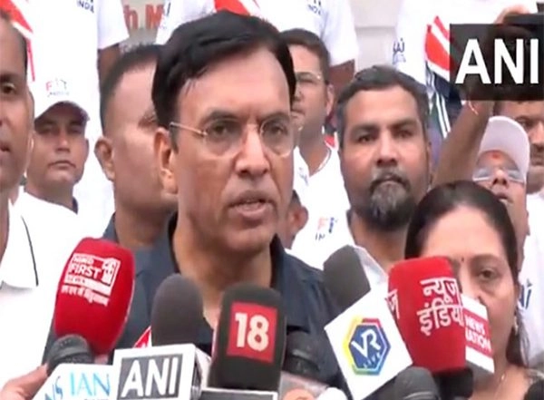 India News | Union Minister Mansukh Mandaviya Chairs Meeting of State Labour and Industry Ministers on Employment Linked Incentive Scheme