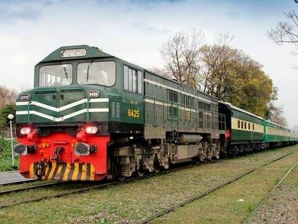 World News | Pakistan Railways to Hand over Commercial Management of 11 Trains to Private Sector