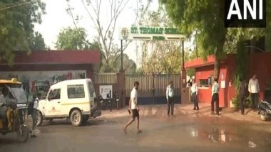 India News | Delhi: Schools Recieve Bomb Threats, Police Teams Reach Spot