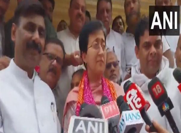 India News | Former AAP CM Atishi and AAP Leaders Inaugurates Sadbhavna Kanwar Camp at Seelampur Today