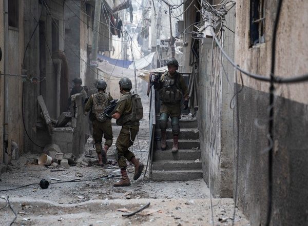World News | Israel Strikes Entrance to Syrian Army Headquarters in Warning to Damascus