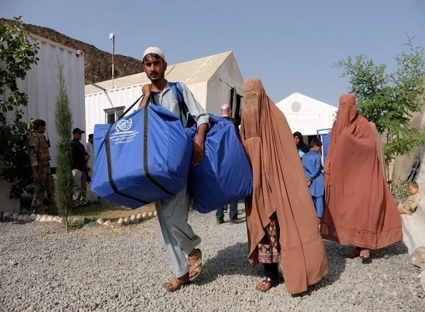 World News | Afghan Refugees Suffer in Silence in Pakistan, Skipping Hospitals out of Fear of Arrest: Report