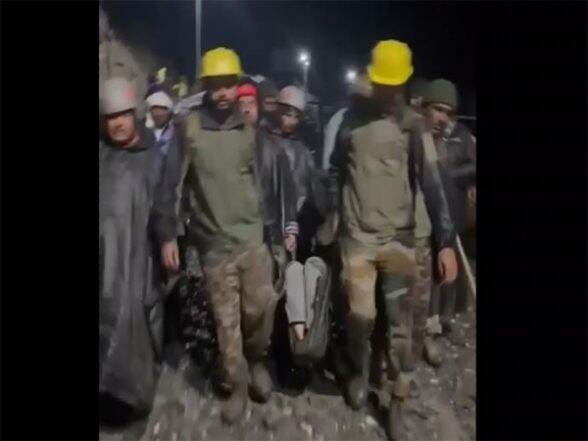 India News | J-K: Indian Army Responds Swiftly to Assist Amarnath Yatris