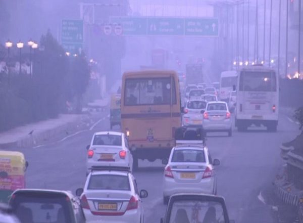 India News | Delhi Govt Launches Innovation Challenge to Tackle Pollution from Old Vehicles