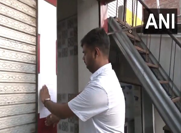 India News | Balrampur: ED Seizes Three Storey Building of Chhangur Baba's Close Aide Nasreen Accused in Religious Conversion Case