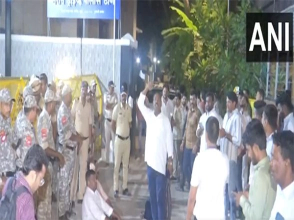 LatestLY - Politics - News Image