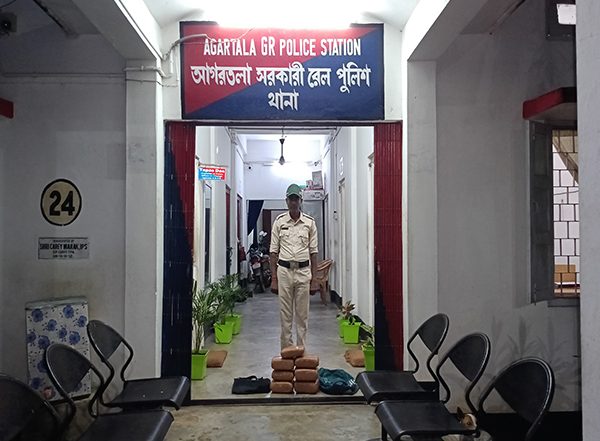 India News | Tripura: Railway Police Seize 9.5 Kg Dry Ganja at Agartala Railway Station; Probe Initiated