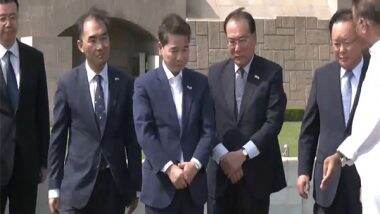 World News | South Korean Special Envoys Pay Tribute to Mahatma Gandhi Duirng Their Visit to Raj Ghat