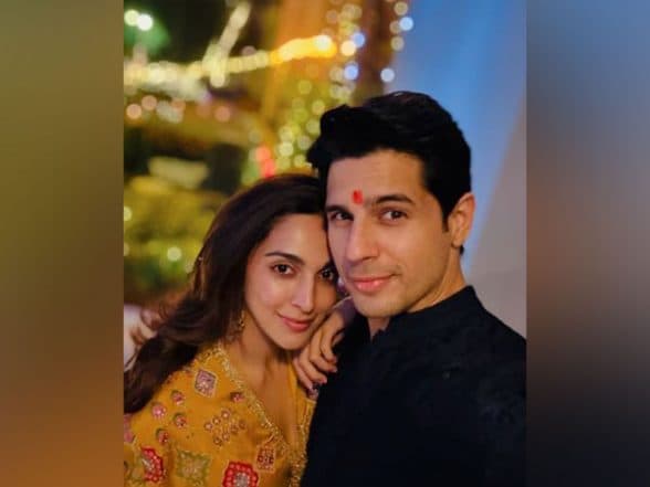 Entertainment News | New Parents Sidharth Malhotra, Kiara Advani Exit Hospital with Daughter, Head to 'nani's' House
