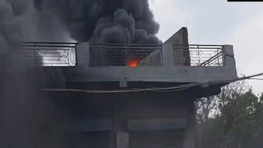 India News | Delhi: Massive Fire Erupts in Sonia Vihar's Chemical Factory; Fire-fighting Ops Underway