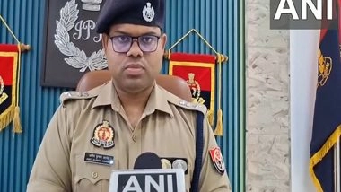 India News | UP: School Van Collides Head-on with Pick-up Truck in Amroha; 5-year-old Girl, Teacher Killed