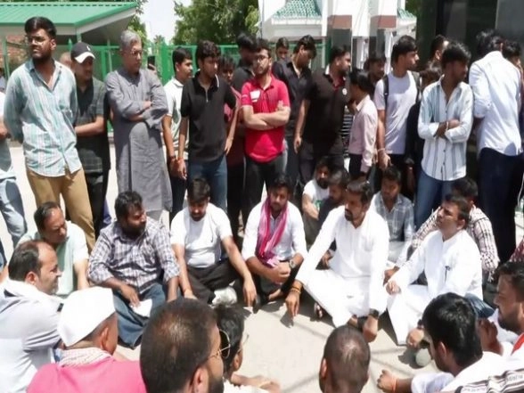 LatestLY - Politics - News Image