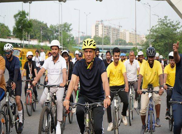 Sports News | Union Minister Mandaviya to Lead 'Fit India Sundays on Cycle' with Schoolkids in Varanasi on July 20
