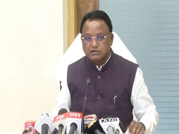 India News | Minor Girl Set on Fire in Puri to Be Airlifted to Delhi AIIMS: Odisha CM