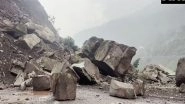 India News | J-K: Landslide Occur Near Dewal Bridge on Jammu-Srinagar National Highway