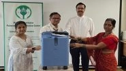 Business News | Masala King Dr.Dhananjay Datar Gifts Oxygen Kits to Patients of Pulmonary Diseases in Mumbai