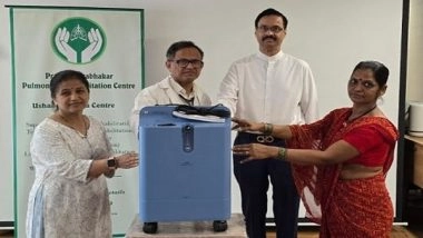 Business News | Masala King Dr.Dhananjay Datar Gifts Oxygen Kits to Patients of Pulmonary Diseases in Mumbai