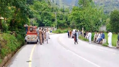 World News | Transporters Protest in PoJK's Jhelum Valley over Unauthorised Vehicles and Fines