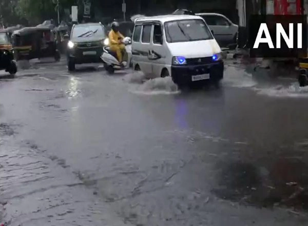 India News | Heavy Rain Lashes Mumbai, Triggers Waterlogging