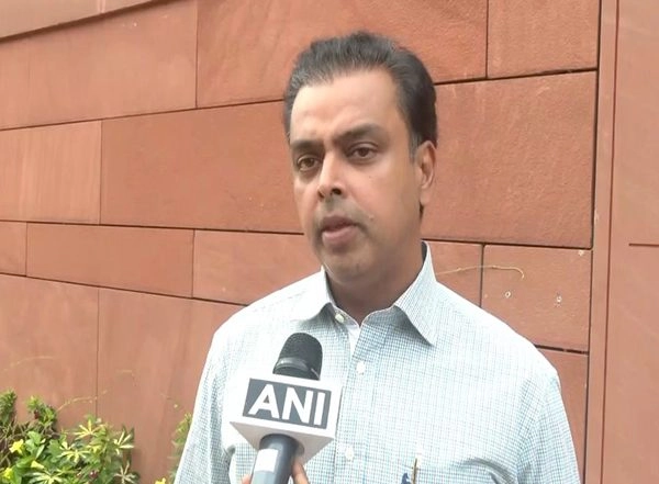 India News | New Income Tax Bill Improves Ease of Doing Business, to Give Investors Confidence: LS Select Committee Member Milind Deora