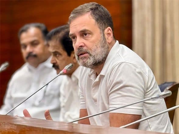 India News | Congress Leader Rahul Gandhi Pays Tributes to Fallen Soldiers on Kargil Vijay Diwas