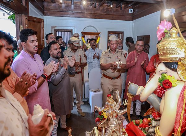 India News | Pune: Shrimant Bhausaheb Rangari Ganpati Mandal Begins Ganeshotsav with Traditional Vasapujan Ceremony