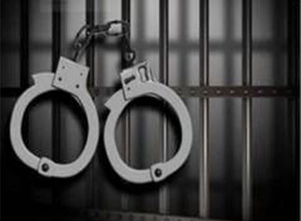 India News | Delhi Police Arrest Two Fraudsters Involved in Defrauding Vendors