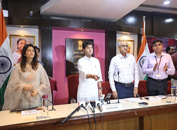 India News | Union Minister Jyotiraditya Scindia Chairs Sanchar Saathi Stakeholders' Meet to Boost Telecom Cyber Fraud Action