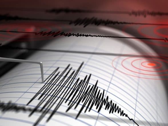 World News | Powerful 7.8 Magnitude Earthquake Strikes off Russia's Kamchatka Coast, Tsunami Alerts Issued Across Pacific