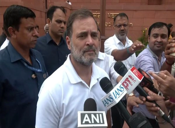 India News | Entire Truth Will Come out if PM Modi Calls Trump a Liar: Rahul Gandhi Alleges India Being Pressured Amid Trade Deal