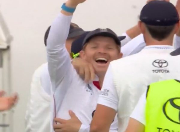 Sports News | Stokes Bursts into Laughter After England Stand-in Captain Pope Breaks DRS Jinx in 14th Attempt