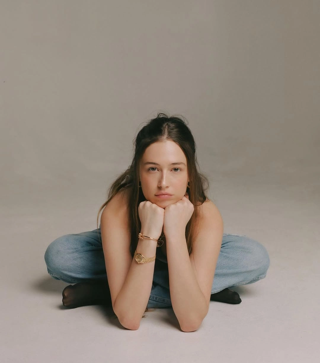 Hewitt has acted in TV shows including HBO’s Industry, FX’s Dave, the Brat web‑series Turnt, and Netflix’s Teenage Badass.