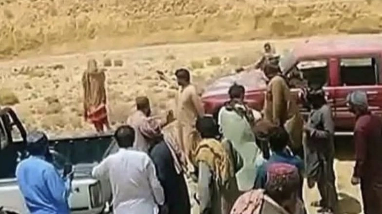 Balochistan Murder: Viral Video Shows Mob Shooting Couple Dead in Desert Over Love Marriage, Maryam Nawaz Sharif Condemns ‘Honour Killing’