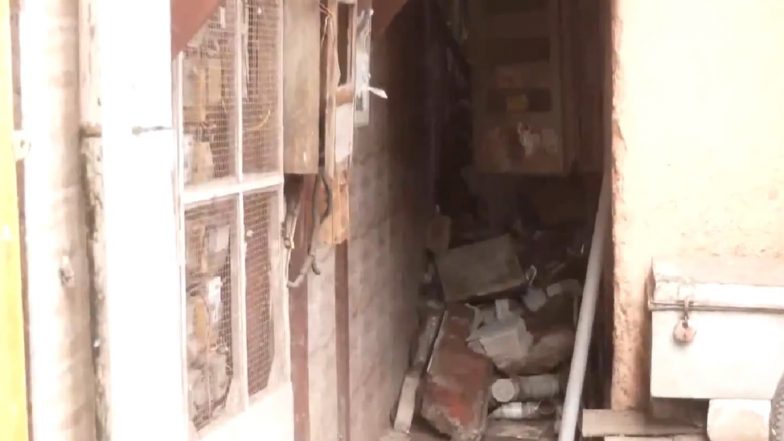 Bandra Chawl Collapse: 7 Feared Trapped, 12 Rescued, After Portion of Chawl Collapses Due to Cylinder Blast in Mumbai, Rescue Operations Underway (Watch Videos)