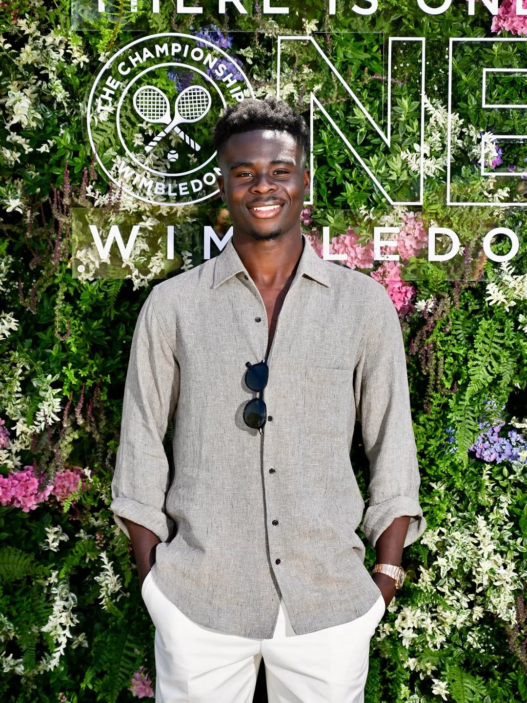 England footballer Bukayo Saka was seen enjoying the Wimbledon 2025 match, turning heads with his effortless style.