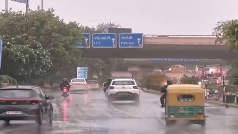 Delhi Rains: Delhiites Wake Up to Rainy Morning As Heavy Rainfall Lashes Parts of National Capital (Watch Videos)