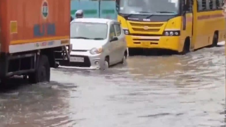 Delhi Rains: Rainfall Disrupts Delhi-NCR Today; Traffic, Flight Operations Hit (Watch Videos)