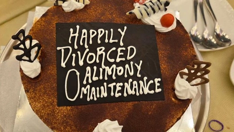 'Happily Divorced, Zero Alimony Zero Maintenance: Reddit User Says His Friend Got Divorced on His Own Terms Without Hiring an Advocate, Threw Grand Party (See Photo)