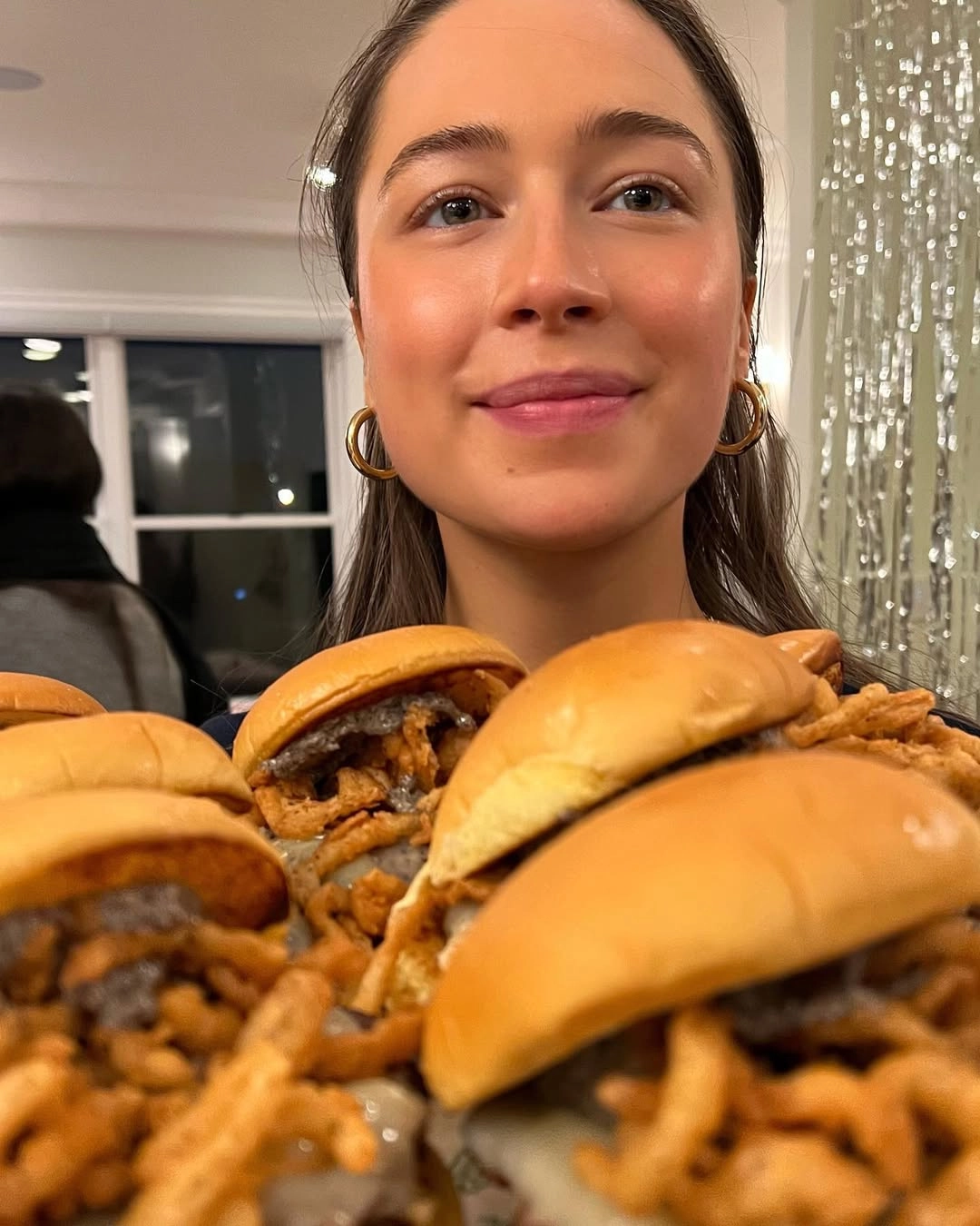 She runs @elsieeats on Instagram (~45K+ followers) and co-hosts the web series Stuffed, where she explores NYC food spots with PJ Monte.