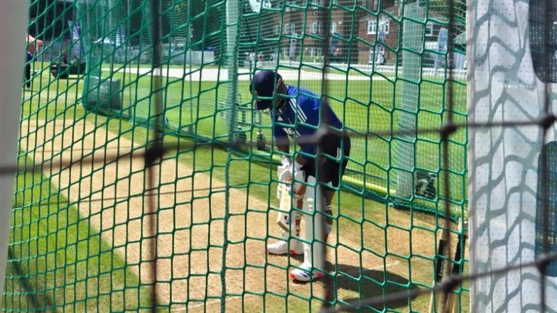 Rishabh Pant Tests Extent of Finger Injury As He Bats in Nets Under Coach Sitanshu Kotak's Observation During IND vs ENG 3rd Test 2025 (Watch Video)