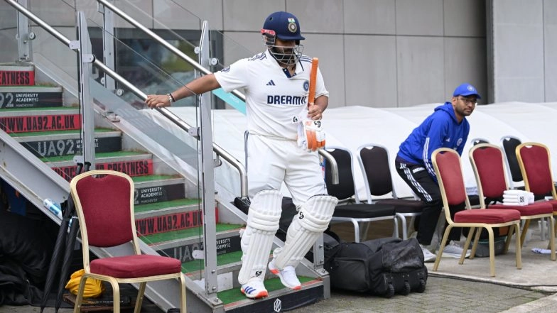 ‘Mom Ka Putla Samajh Rakha Hai Kya?’ Vivek Razdan’s Commentary Goes Viral As Rishabh Pant Walks Out To Bat Despite Injury in IND vs ENG 4th Test 2025 (Watch Video)