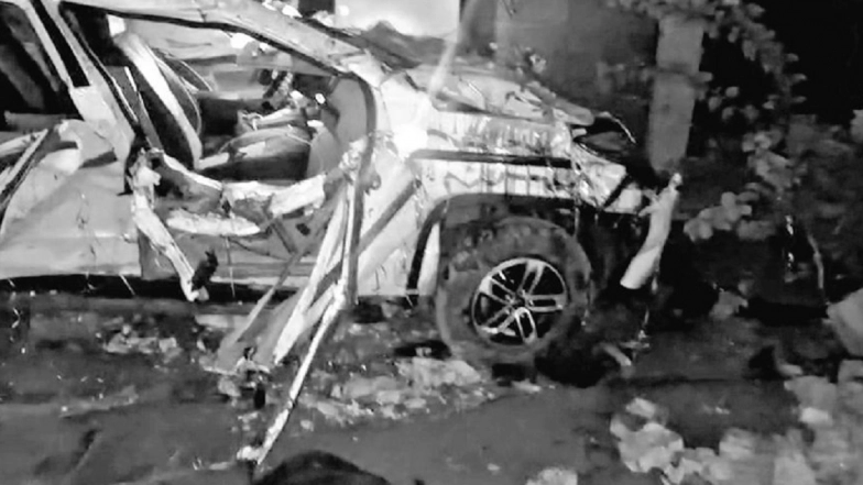 Sambhal Road Accident: Groom Among 5 Killed After Car Carrying 14 People Crashes Into School Wall in Uttar Pradesh (See Pic)