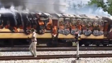 Andhra Pradesh Fire: Blaze Erupts in Stationed Train Coaches of Hisar Express and Rayalaseema Express at Tirupati Railway Station (Watch Videos)