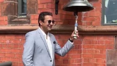Wasim Akram Rings Five-Minute Bell at Old Trafford To Kick Off Day Three Proceedings of IND vs ENG 4th Test 2025 (Watch Video)