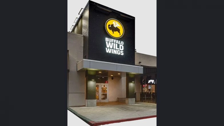 US: 18-Year-Old Girl Sues Buffalo Wild Wings After Server Forces Her To ‘Prove’ She’s Female in Restroom in Owatonna