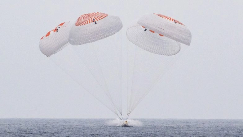 NASA’s SpaceX Crew-10 Dragon Carrying 4 Astronauts From US, Japan and Russia Returns After 148 Days on ISS, Splashdown off San Diego Coast (Watch Video)